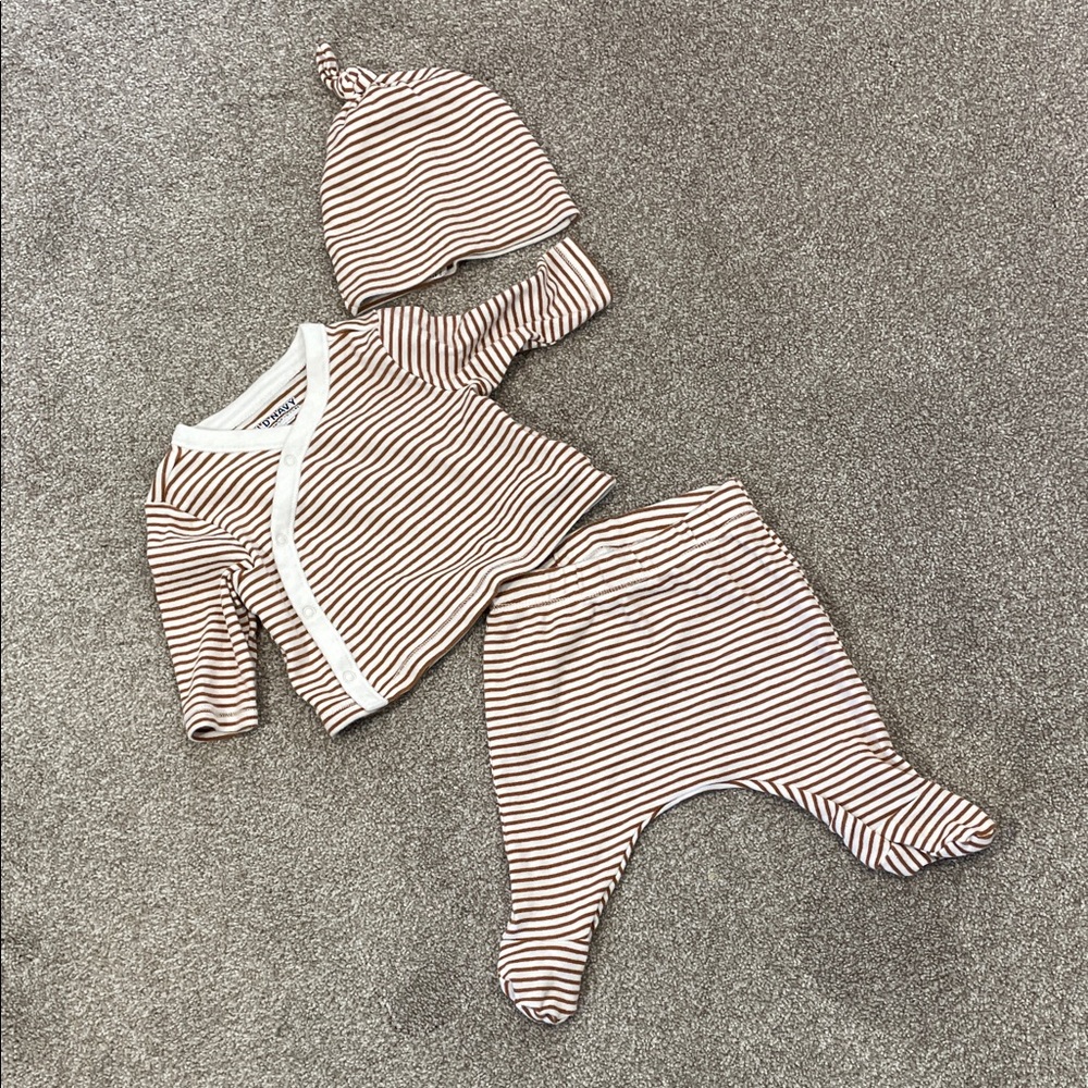 Old Navy Top, Footie and Hat Set